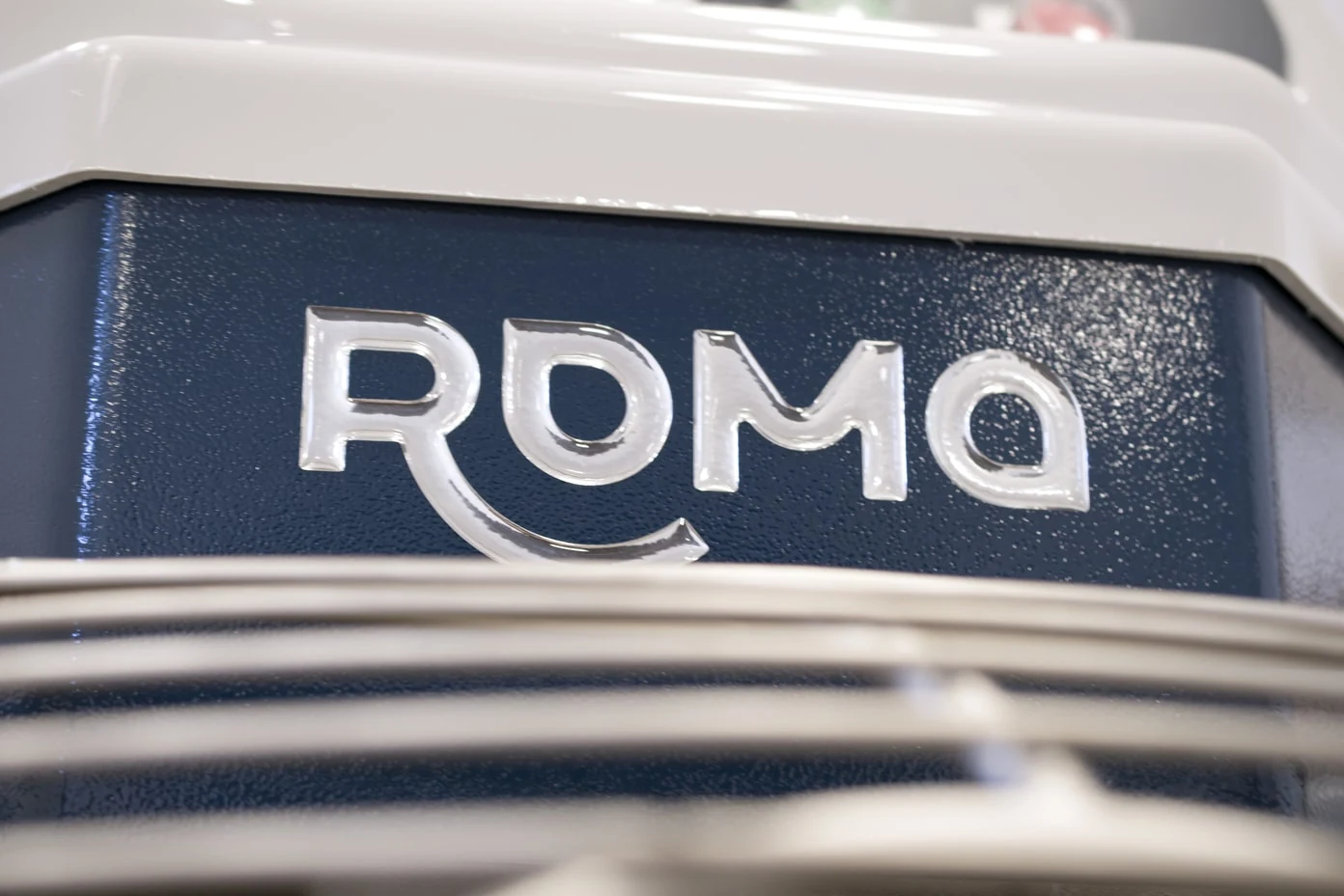 Gros plan sur le marquage Roma sur la tête du pétrin